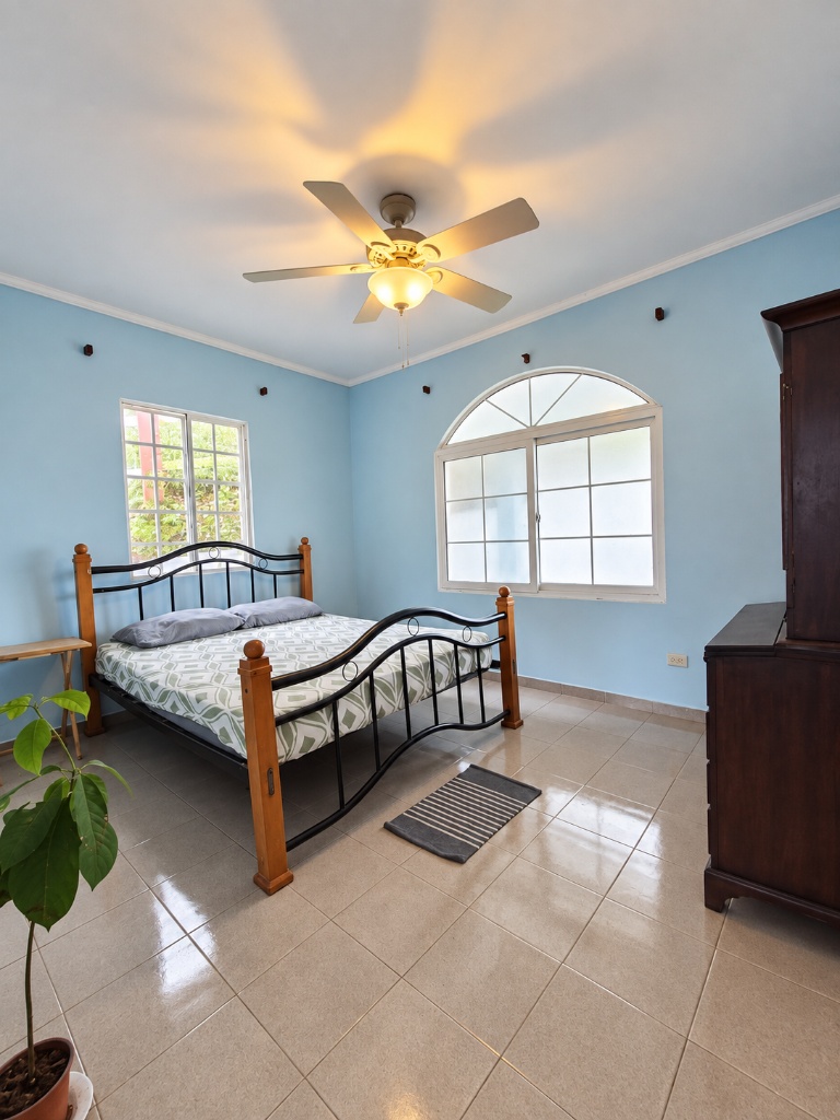 Guest bedroom
